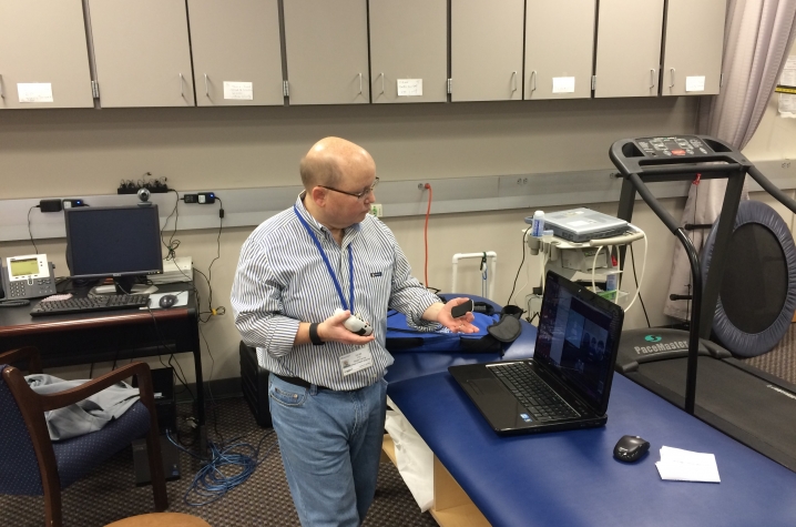 Dr. Tim Uhl wins competition