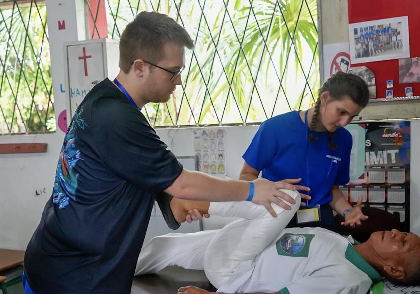More PT students helping in Ecuador