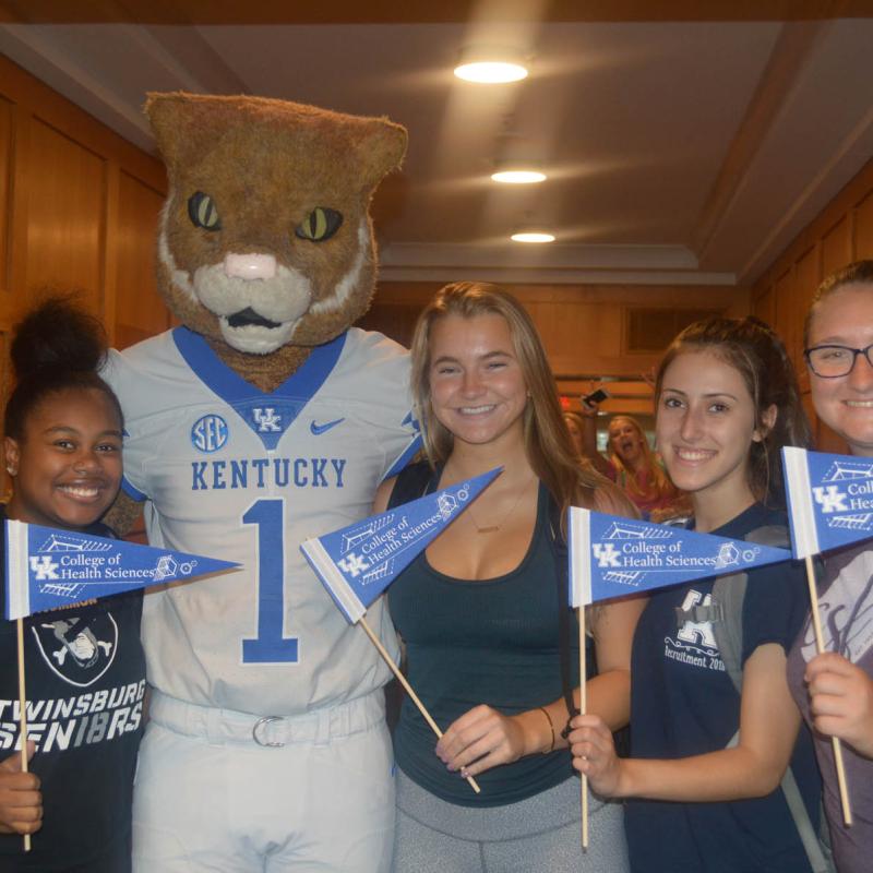 CHS Students with Wildcat mascot